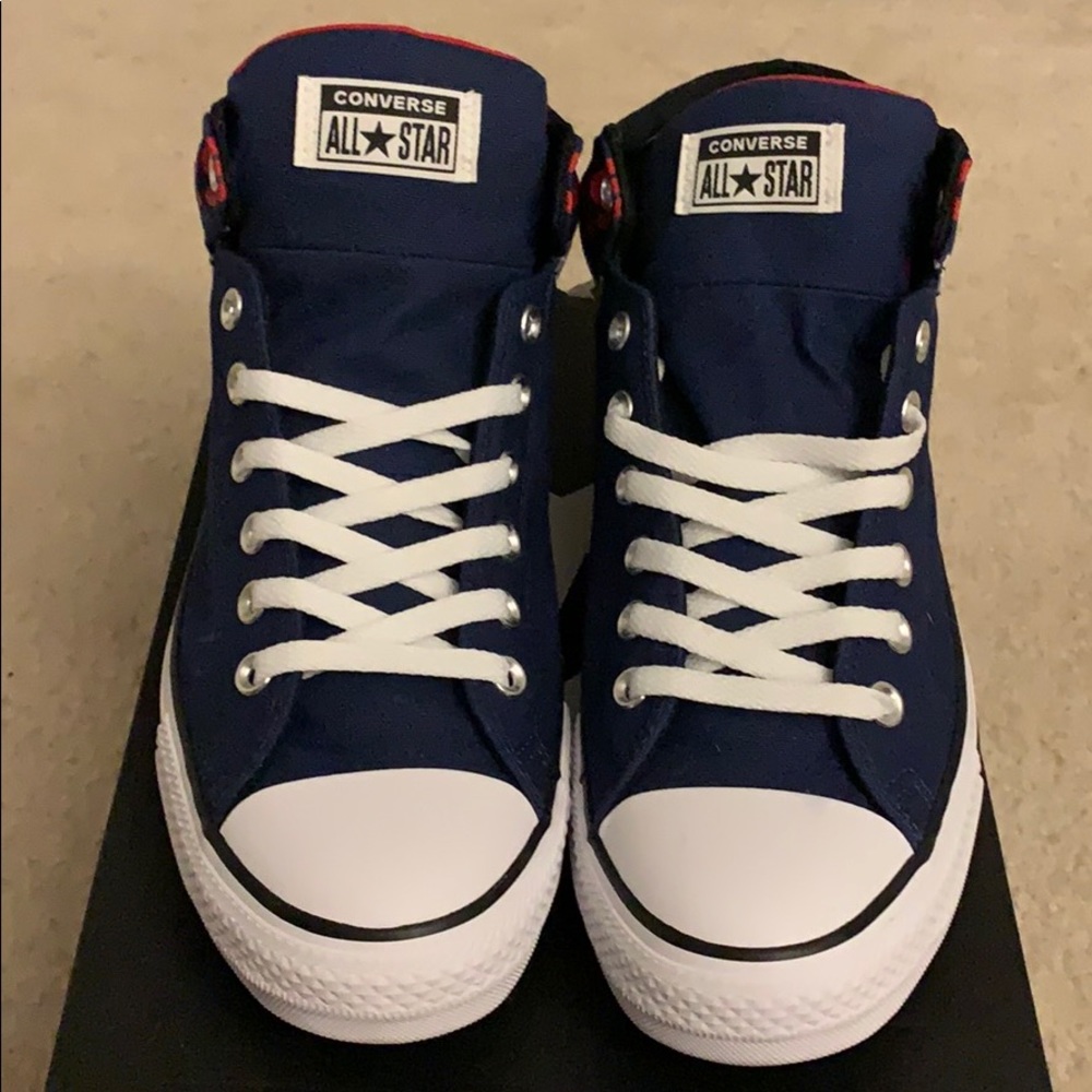 🔥*Brand New* Blue and Red Converse🔥